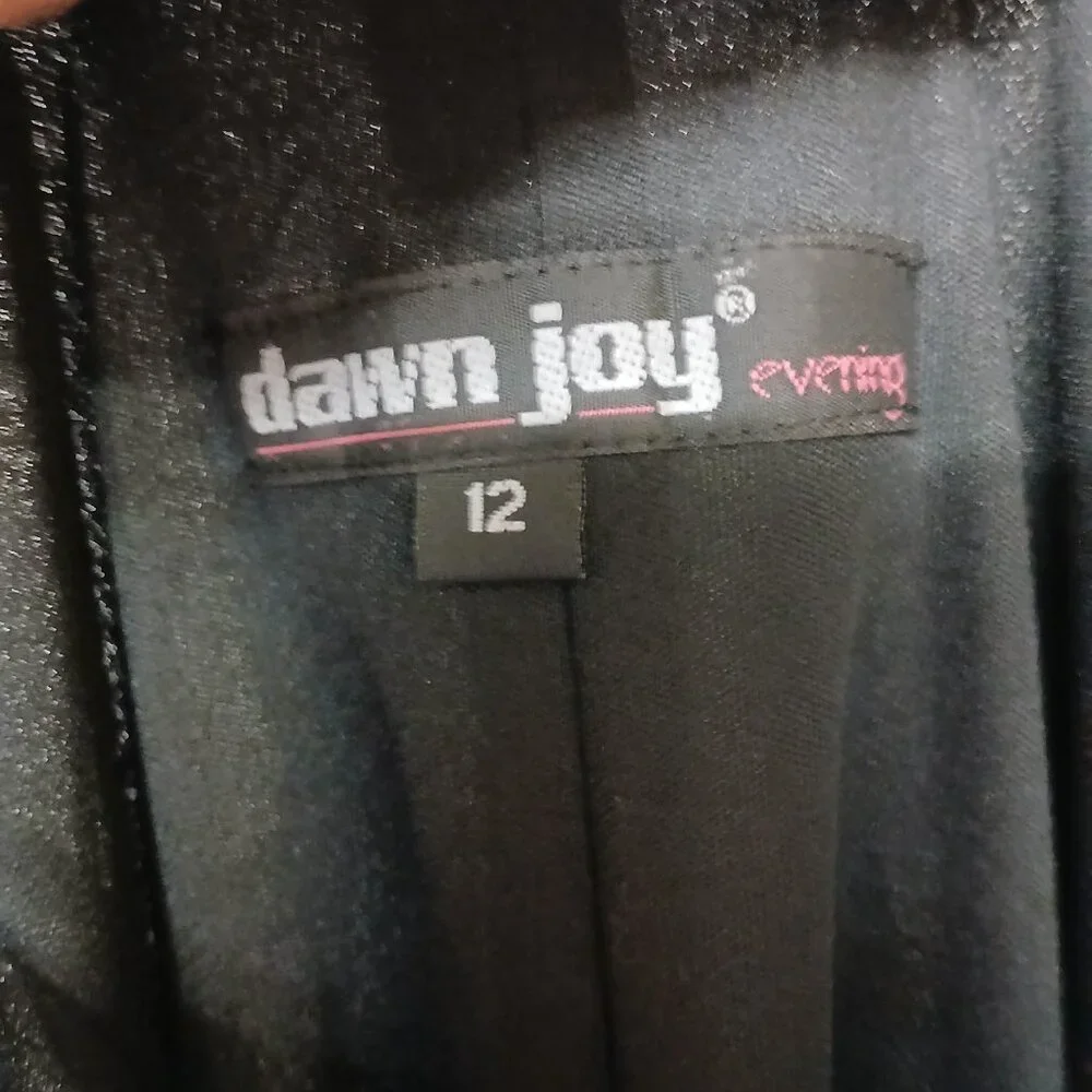 UEC Dawn Joy Chiffon Dress Black V-Neck Sleeveless Handkerchief Hem Size 12 - Picture 11 of 13